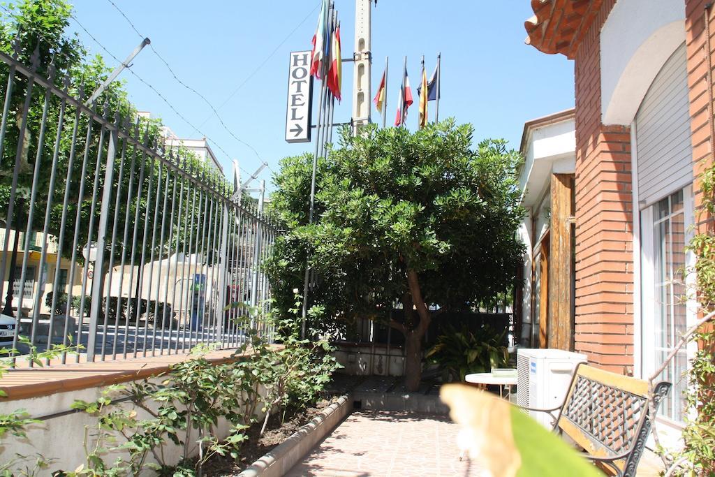 Hotel La Masia Portbou Exterior photo