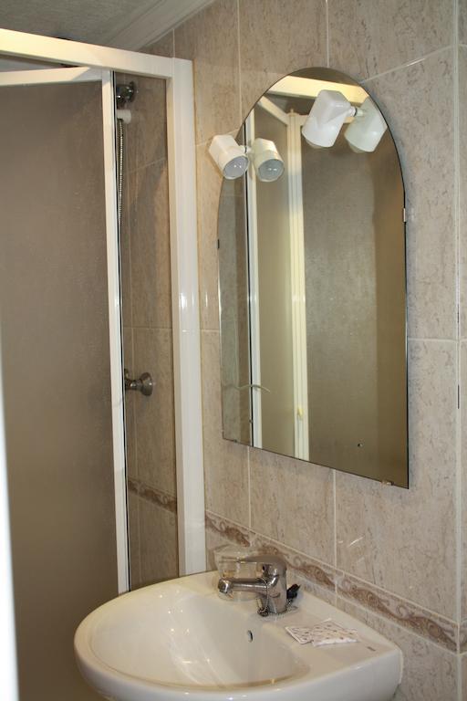 Hotel La Masia Portbou Room photo